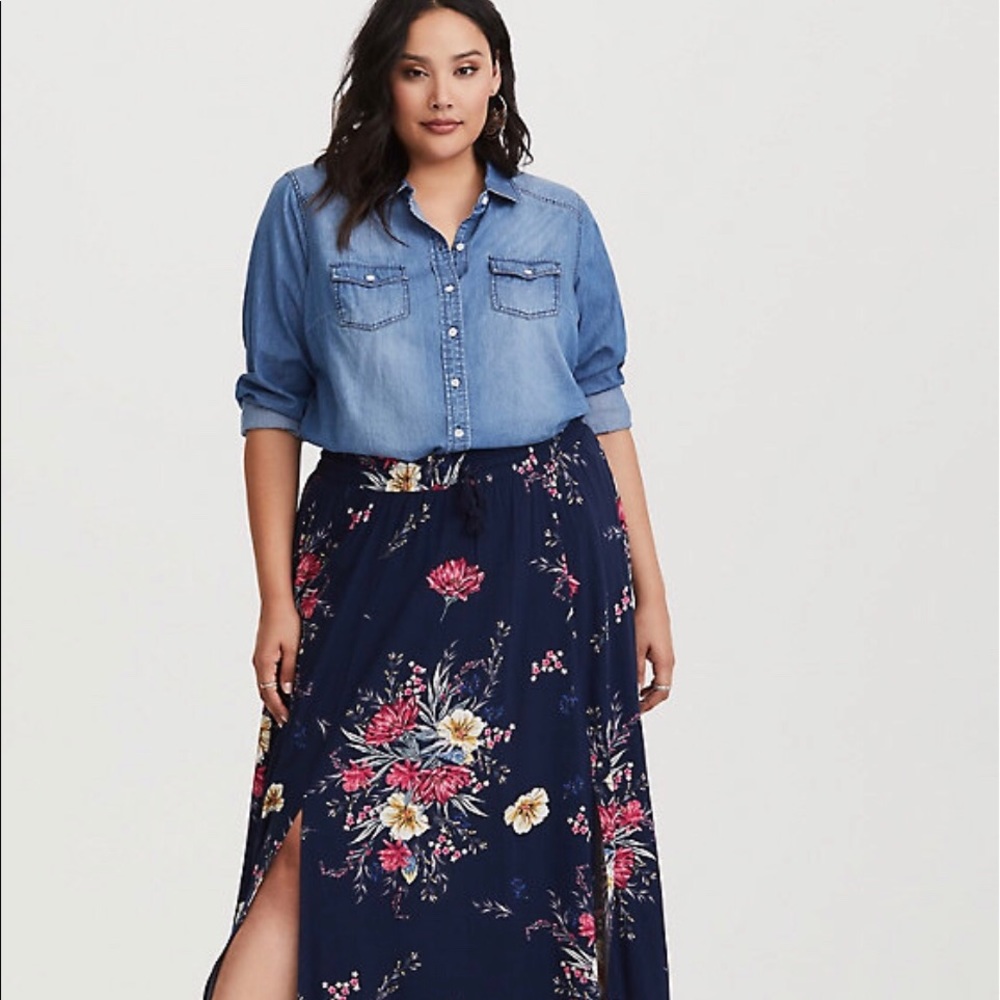 NAVY FLORAL SLIT CHALLIS MAXI SKIRT